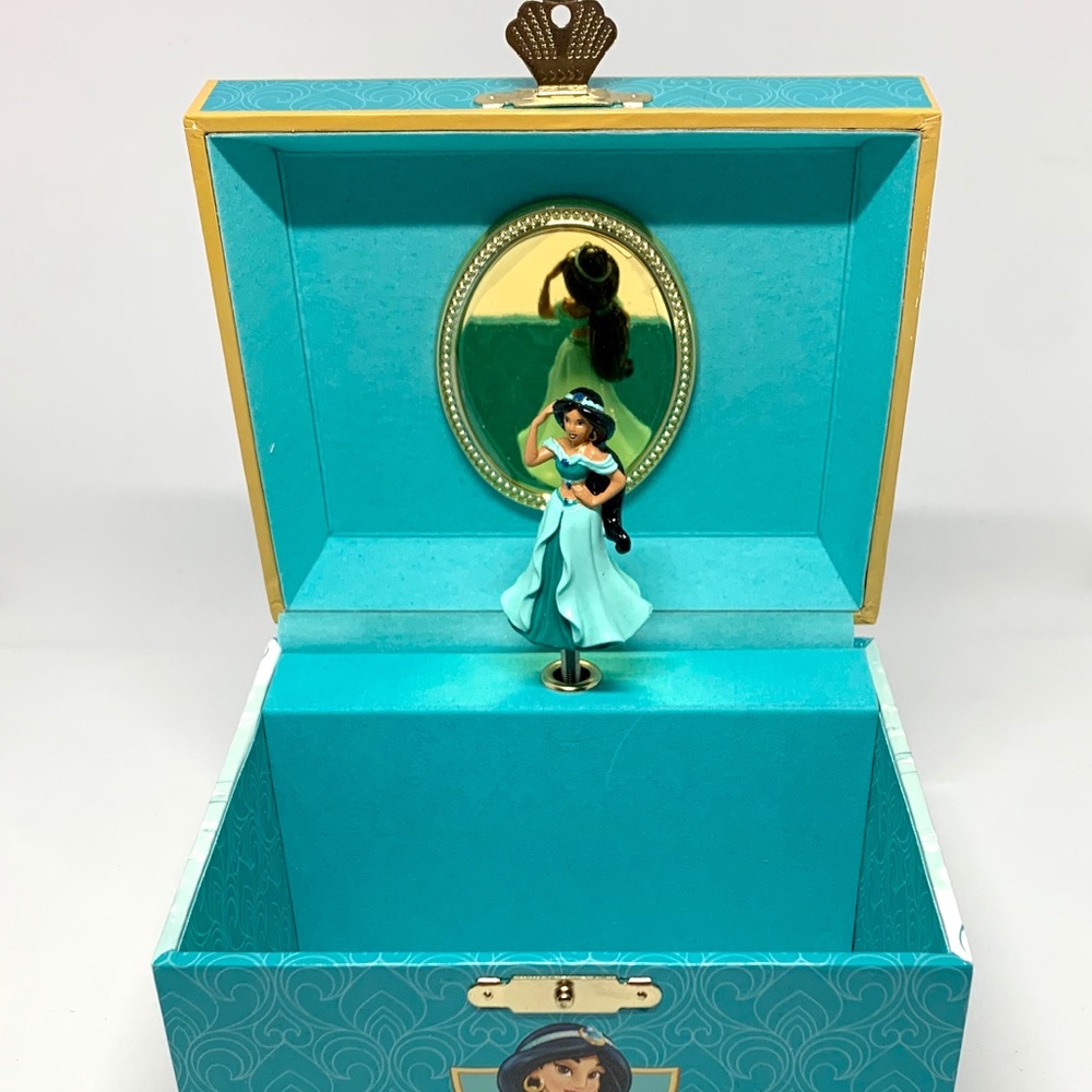 DISNEY PRINCESS JASMINE JEWELRY MUSIC BOX NEW